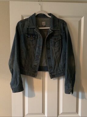Classic Blue Denim Jacket - Women